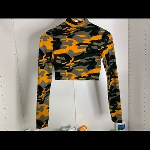 ❗️2 FOR 10 BUNDLE‼️ StreetwearSociety Crop Top SM